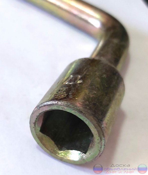 Ключ баллонный Г-образный 17 мм, СССР.
