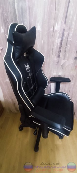 Геймерское кресло в идеальном состоянии