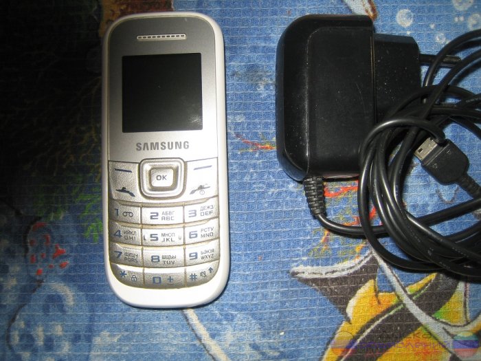 телефон SAMSUNG GT-E 1200